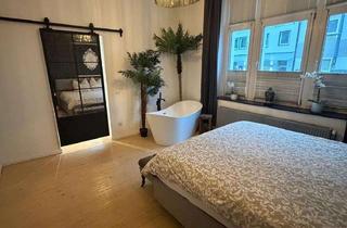 Wohnung kaufen in 33602 Innenstadt, Wohnen wie im Stadthaus - stilvolle Altbauwohnung mit Terrasse und Garten in Innenstadtlage