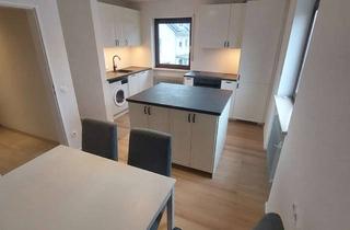 Wohnung mieten in 85778 Haimhausen, Neu renovierte, helle 4,5-Zimmer-Wohnung mit Küche direkt am Schlosspark und BIS im 3-Parteien-Haus