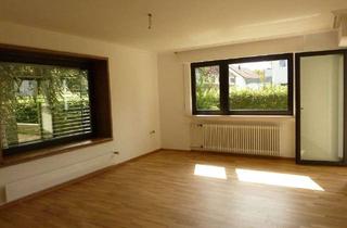 Haus kaufen in 76549 Hügelsheim, Teilw. 2026 frei werdend: 2-3-Fam.haus, Hügelsheim, gute Wohnlage, Grundstück 1149m² + 3 Garagen,