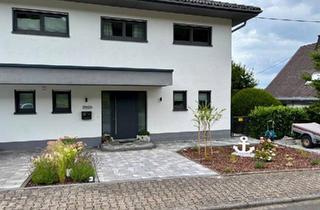 Villa kaufen in 56459 Langenhahn, Langenhahn - Freistehende Stadtvilla mit Doppelgarage