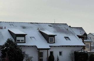 Wohnung kaufen in Am Bach 15, 91091 Großenseebach, Helle 2-Zimmer Dachgeschosswohnung in Großenseebach mit großem Balkon - BITTE KEINE MAKLERANFRAGEN