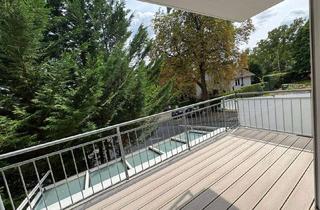 Wohnung kaufen in 53177 Bad Godesberg, Petersbergblick: Elegante 3-Zimmer-Whg. mit Balkon, 2 Bädern in bester Höhenlage Bonn-Schweinheim