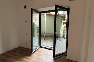 Wohnung kaufen in Schwandorfer Straße, 93059 Steinweg, Charmantes, denkmalsaniertes Apartment mit Terrasse & EBK – Stadtnah wohnen mit Stil!