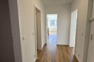 Wohnung mieten in Im Rosengärtchen 16, 61440 Oberursel, Einziehen & Wohlfühlen: Kernsaniierte 2,5-Zimmer-Wohnung mit Balkon & hochwertiger Einbauküche