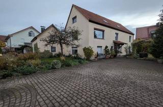 Haus kaufen in 84489 Burghausen, Freistehendes Haus mit zwei Einliegerwohnungen und großem Garten