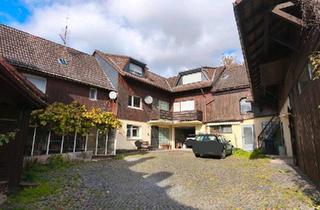 Haus kaufen in 61279 Grävenwiesbach, Grävenwiesbach - Drei Seiten Hof zu verkaufen