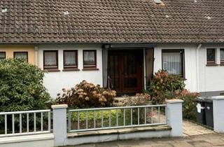 Haus kaufen in 37574 Einbeck, Einbeck - Reihenmittelhaus zu Verkaufen