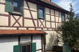 Einfamilienhaus kaufen in 97633 Sulzfeld, Sulzfeld - großzügiges Einfamilienhaus mit Ausbaupotenzial