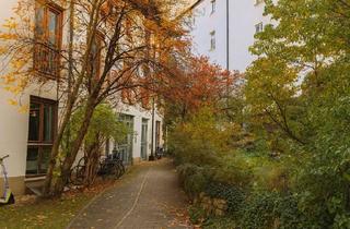 Wohnung kaufen in Corneliusstraße 18, 80469 Ludwigsvorstadt-Isarvorstadt, Citynah, ruhig, begehrt – Altbau Maisonette im Rückgebäude nahe Gärtnerplatz