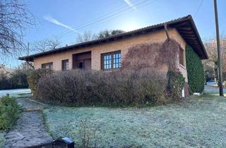 Haus kaufen in 75447 Sternenfels, Sternenfels: Sehr schöner Walmdachbungalow mit unmittelbar angrenzendem Bauplatz (Baureserve)