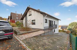 Haus kaufen in 76532 Baden-Baden, Wohnen am Waldrand – Großzügiges Haus mit Einliegerwohnung und Potenzial