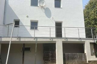 Doppelhaushälfte kaufen in 66557 Illingen, Renovierte Doppelhaushälfte mit Ausbaupotential in Illingen-Uchtelfangen zu verkaufen