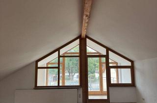 Wohnung kaufen in 84478 Waldkraiburg, Großzügige Dachgeschosswohnung mit Wintergarten, Balkon & Weitblick – sofort bezugsfrei!