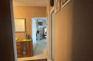 Wohnung kaufen in 63452 Hanau, Hanau - Aussichtslage mit Extras: 3 Zimmer & 6 Stellplätze