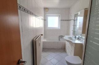 Wohnung kaufen in 31582 Nienburg, Nienburg (Weser) - Eigentumswohnung 4 Zi K 2Bäder Südbalkon