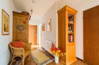 Wohnung kaufen in 73230 Kirchheim, Gemütliche 2,5-Zimmer-Wohnung mit Balkon und Garagenstellplatz!