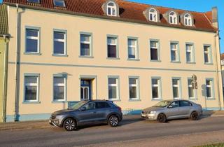 Wohnung mieten in Feldstraße, 17098 Friedland, Freundliche und geräumige 3- Raum-Wohnung in Friedland