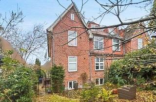 Doppelhaushälfte kaufen in 23570 Travemünde, Lübeck-Travemünde: Doppelhaushälfte mit zwei Wohneinheiten und viel Charme