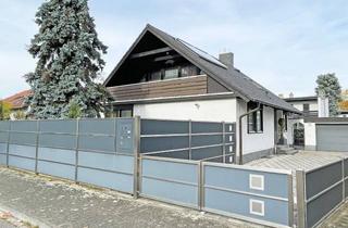 Einfamilienhaus kaufen in 76344 Eggenstein-Leopoldshafen, Schickes Einfamilienhaus mit Einliegerwohnung in ruhiger Wohnlage * Nähe ÖPNV * Pool
