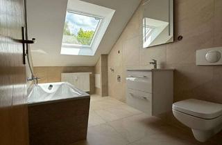 Wohnung kaufen in 09120 Helbersdorf, Kapitalanlage: 2-Zi-DG, renoviert, Garage, 78.500 €