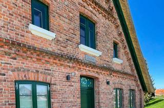 Haus kaufen in 21720 Mittelnkirchen, Anwesen unter Reet inklusive privatem Bootsanleger an der Lühe