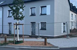 Haus mieten in Lilienstraße 10, 90547 Stein, Wohntraum in ruhiger Lage - Ihr neues Reiheneckhaus zum Wohlfühlen