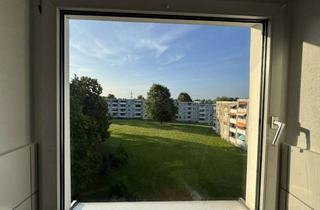 Wohnung mieten in Drostenbusch 119, 45309 Schonnebeck, Schön geschnittene 3,5-Raum-Wohnung mit Balkon und frisch renoviertem Bad