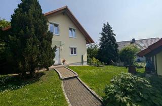 Einfamilienhaus kaufen in 78253 Eigeltingen, Einfamilienhaus mit Doppelgarage mit großem Garten