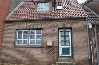 Haus kaufen in 25813 Husum, Kleines Stadthaus in Husum mit Innenhof und Garten