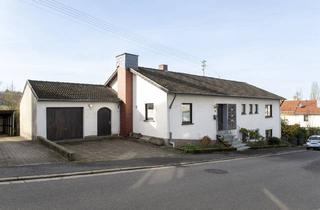 Haus kaufen in 66292 Riegelsberg, Freistehender Bungalow mit Einliegerwohnung und herrlichem Garten.