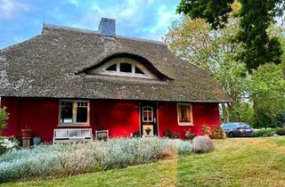 Haus kaufen in 18314 Löbnitz, Löbnitz - Reetdachhaus (139qm) in Mecklenburg Vorpommern