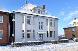 Anlageobjekt in 19230 Hagenow, Stilvolles Wohn- und Geschäftshaus in zentraler Lage mit großzügigen Parkflächen