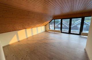 Wohnung kaufen in 59872 Meschede, Gemütliche Dachgeschosswohnung mit großem Balkon und eigenem KFZ Stellplatz