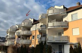Wohnung kaufen in Augsburger Straße 46, 89331 Burgau, Charmante Dachgeschosswohnung mit großem Balkon in Burgau