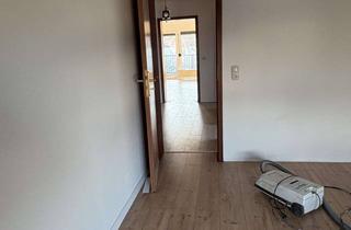 Wohnung mieten in Feldbergblick, 65527 Niedernhausen, Schöne helle 3 Zimmer Wohnung, neu saniert mit Stellplatz und Dachgeschoss