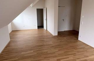 Wohnung mieten in Plesser Straße, 93057 Konradsiedlung-Wutzlhofen, Charmante 2-Zimmer Dachgeschosswohnung