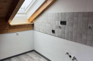 Wohnung mieten in 83416 Saaldorf-Surheim, Gepflegte 4-Zimmer-Wohnung mit 2 Balkonen im 2. OG in Saaldorf-Surheim