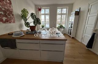 Wohnung kaufen in 19055 Schwerin, Wohnen mit Blick aufs Wasser - Altbaucharme am Pfaffenteich in Schwerin