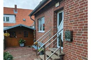 Wohnung kaufen in 31582 Nienburg, Nienburg (Weser) - Reihenhaus 4 Zimmer Terrasse Garage