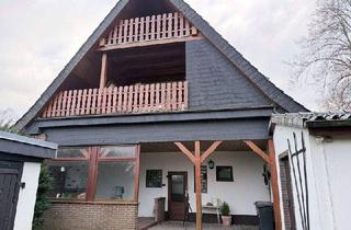 Haus kaufen in 28790 Schwanewede, Schwanewede / Neuenkirchen - Zweifamilienhaus in ruhiger und dennoch zentraler Lage von Schwanewede im Ortsteil Neuenkirchen