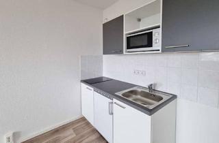 Wohnung mieten in Zerbster Straße 43, 06124 Westliche Neustadt, Ideale Student:innen Wohnung inklusive Einbauküche