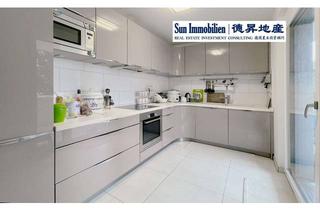 Wohnung mieten in Johan-Georg-Elser-Str. 10, 60438 Frankfurt, **Super Schnitt** 4-Zi. Wohnung mit Einbauküche und Südbalkon, auf Wunsch möbilierbar