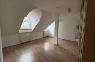 Wohnung mieten in Äußere Crimmitschauer Straße 78, 08393 Meerane, Charmante Dachgeschosswohnung mit Einbauküche in Meerane