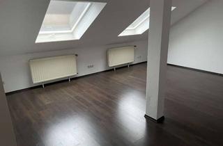 Wohnung mieten in Schmiedestraße 65, 58300 Wetter, Großzügige und helle 2-Zimmer Dachgeschosswohnung in Wengern