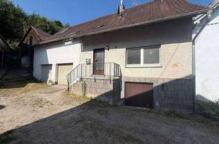 Haus kaufen in 76534 Varnhalt, Sanierungsbedürftiges Objekt in Varnhalt