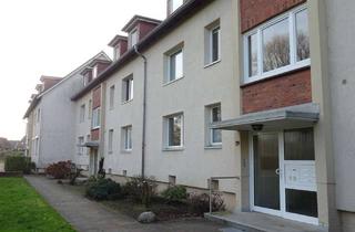 Wohnung kaufen in 23843 Bad Oldesloe, 3-Zi-ETW mit Loggia sucht Handwerker.