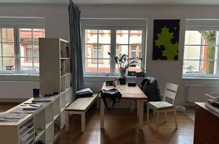 Wohnung mieten in 76137 Südweststadt, Exklusive Maisonette-Whg., große Terrasse, Echtholzparkett, 2 Bäder,