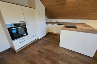 Wohnung mieten in 36088 Hünfeld, Großzügige 3-Zimmer-DG-Wohnung mit Balkon, neuer EBK & neuem Bad in ruhiger Lage von Hünfeld-Rückers