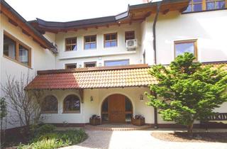 Haus kaufen in 92268 Etzelwang, Exclusives Luxusanwesen in traumhafter Alleinlage am Sonnenhang