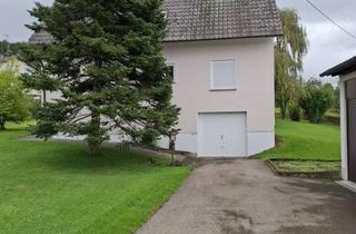 Haus mieten in Reichauer Straße 12, 87737 Boos, Einfamilienhaus mit Garagen und großem Garten in Boos